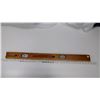 Image 2 : Vintage Wooden Level