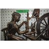 Image 2 : wall plaque girl with spinning wheel