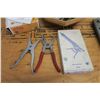 Image 2 : Ear Taggers & Vet Supplies