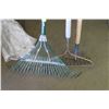 Image 3 : 3 Yard Tools - Hoe & 2 Rakes