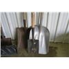 Image 2 : 3 Shovels