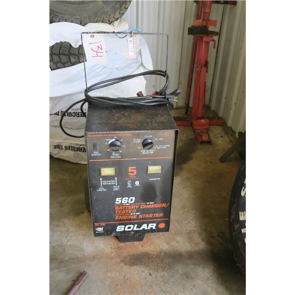 Battery Charger 6/12v - Sold As Is - Works intermittently