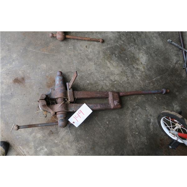 Antique Leg Vise
