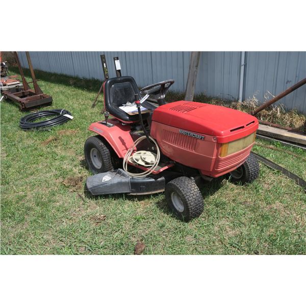 Mastercraft Ride on Mower 14.5HP 42" Cut - Sold As Is