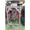 Image 10 : 706 IH Comes with Doal Loader 300 - Tires Rear 18.4x34 - 72HP