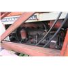 Image 13 : 706 IH Comes with Doal Loader 300 - Tires Rear 18.4x34 - 72HP