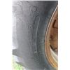 Image 6 : 706 IH Comes with Doal Loader 300 - Tires Rear 18.4x34 - 72HP