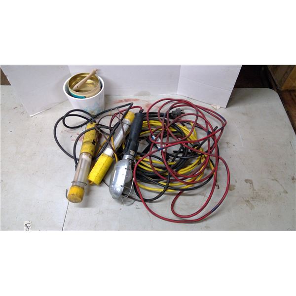 3 Worklights and Flower Pots