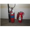 Image 1 : 2 fire extinguishers