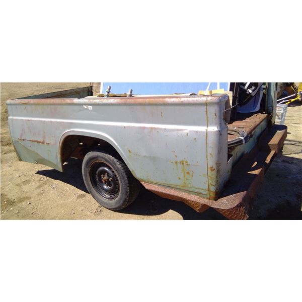 Truck Trailer No Tail Gate