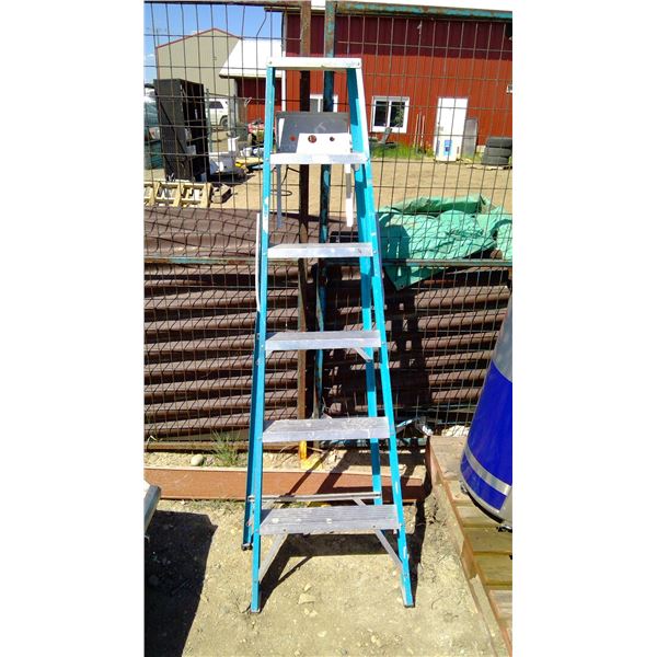 Step Ladder