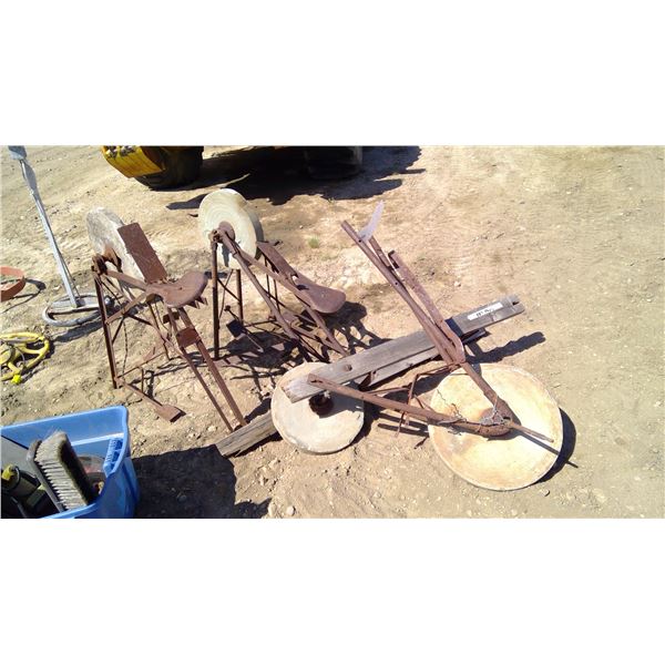 4 Vintage Grinding Stone - 2 w/ Stands