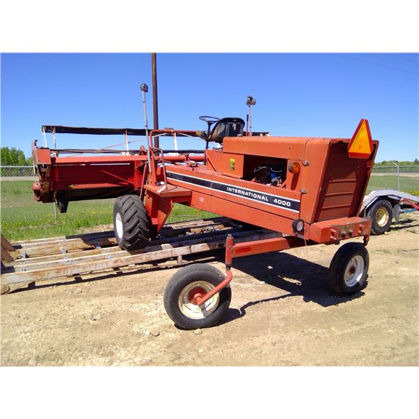 S.P. Swather International 4000 MF44 - 18'