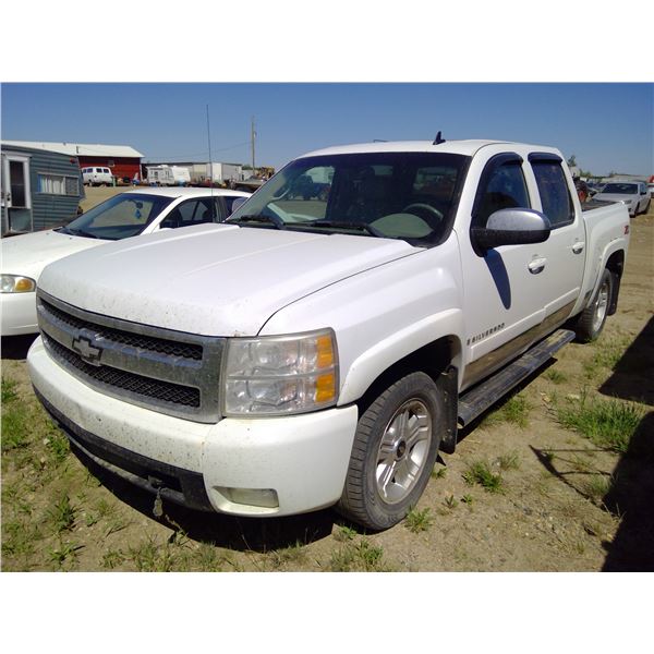 2008 CHEV SILVERADO 1500 CREWCAB 4WD 2GCEK133581166185 (has keys)
