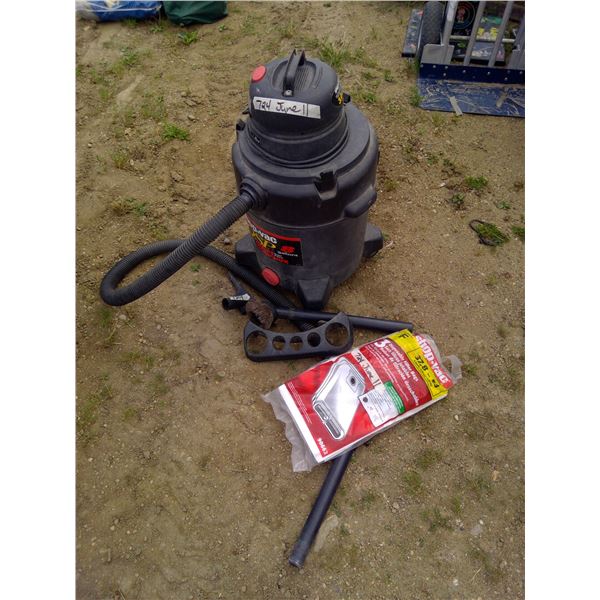 Shop Vac w/ Extra Bags
