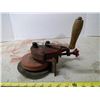 Image 1 : Vintage Hand Cranked Grinder