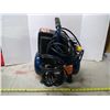 Image 4 : Mastercraft 2 Gal Compressor w/ Air Blower