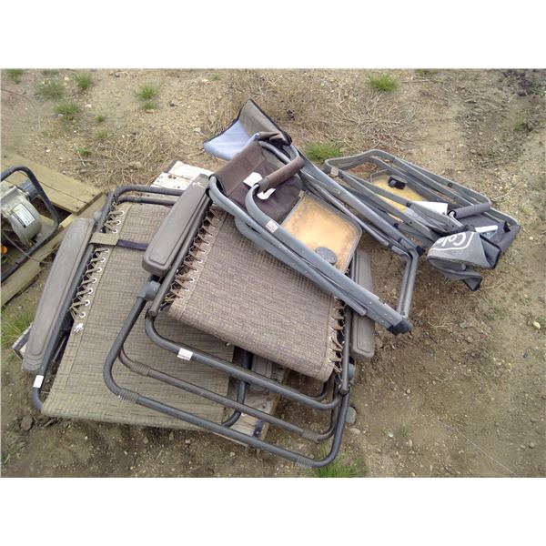 Pallet of Lawn Chairs