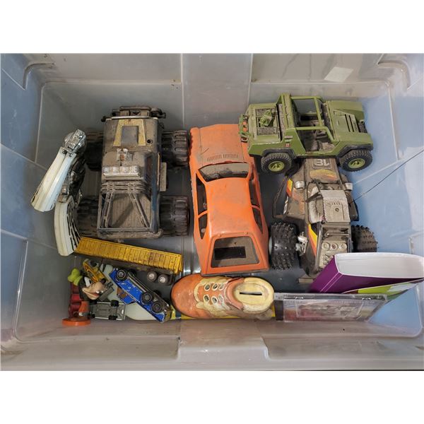 BUCKET OF VINTAGE TOYS