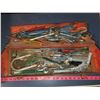 Image 2 : RED MASTERCRAFT TOOL BOX FILLED W/ TOOLS