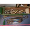 Image 2 : BOX W/ HOOF TRIMMING TOOLS