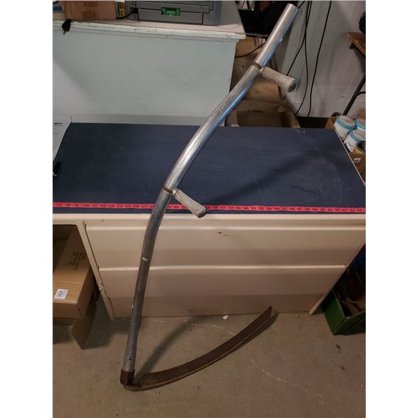 SCYTHE W/ ALUMINIUM HANDLE