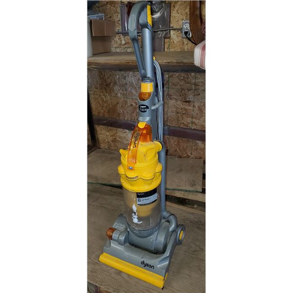 DYSON DC 14 VACUUM