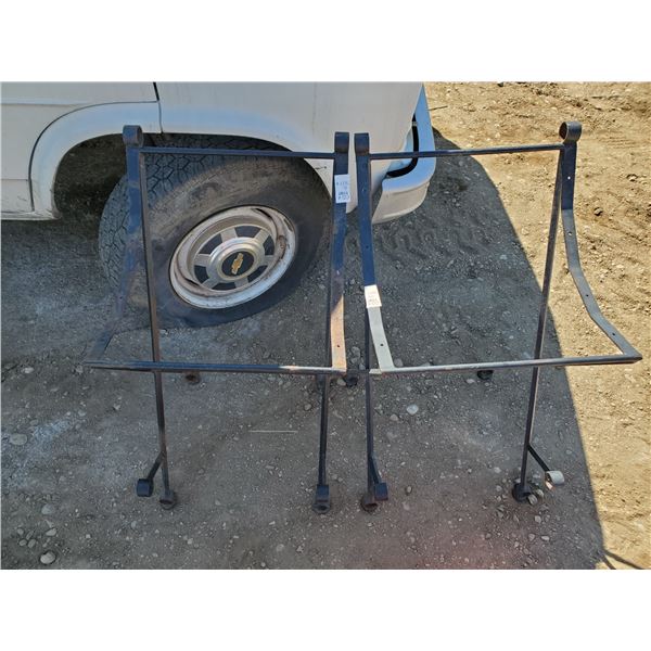 2 METAL GARDEN / SHOP STANDS