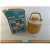 Image 1 : Coleman cooler with box