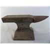 Image 2 : cast iron anvil - antique - 10" total length