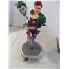 Image 3 : DC Collectibles - The Joker's Daughter statue 10" tall - #250/5000
