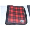 Image 2 : Hilroy Binders (2) with zipper,Canada Hockey Flags (2)