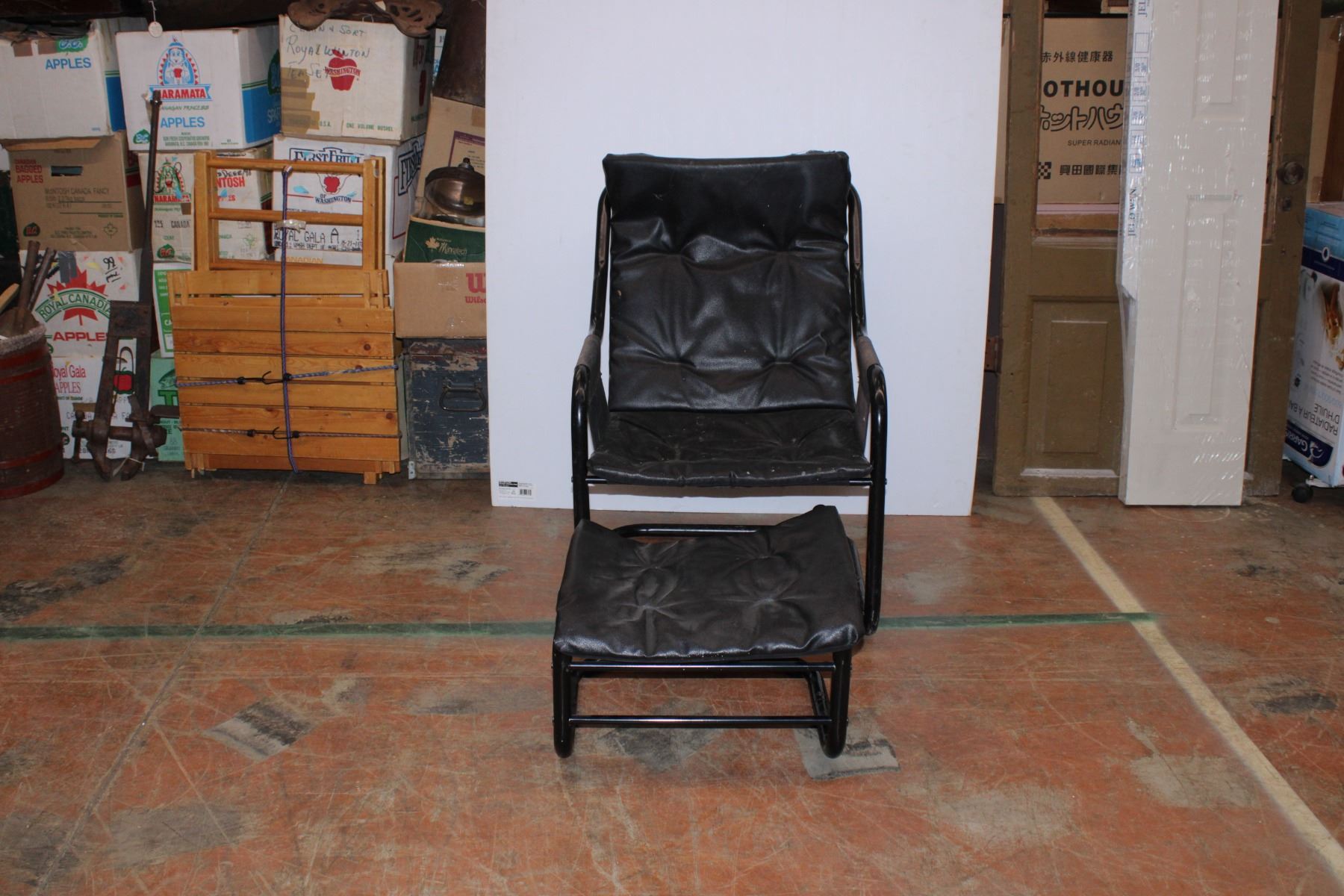 Ottoman Car Rack *Chair and ottoman,car rack,light bulbs - Bodnarus Auctioneering