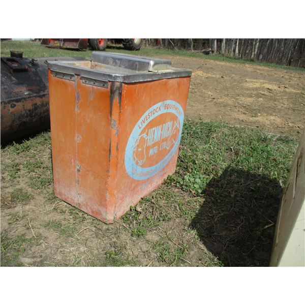 Henn-Rich cattle water