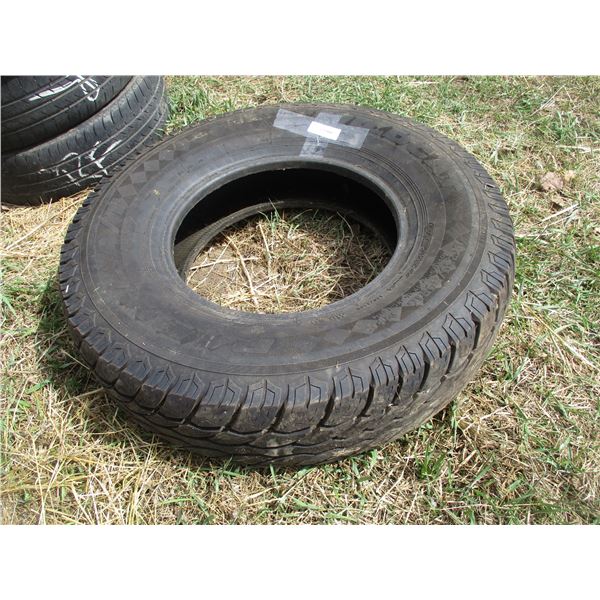 (1) 235/85 R16 Radial A/T tire