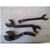 Image 2 : (3) Vintage wrenches (1) ford