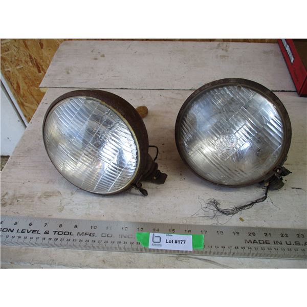 (2) Vehicle lights