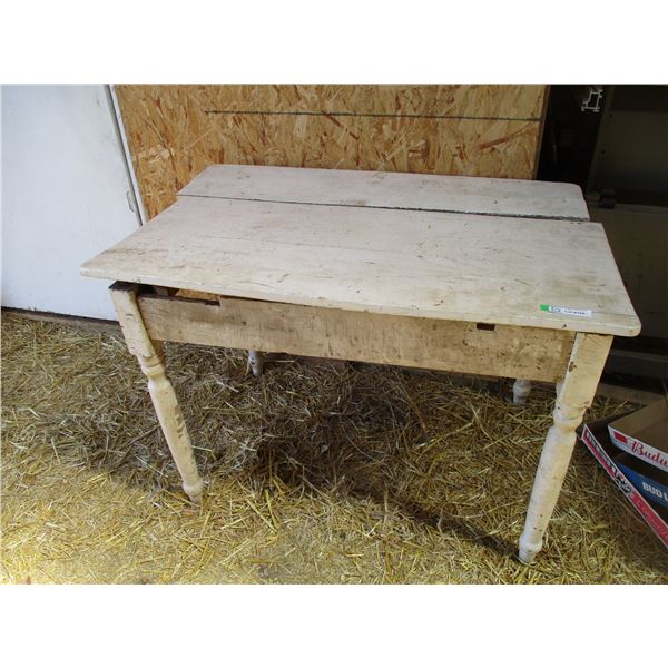 Wooden table - 41x27