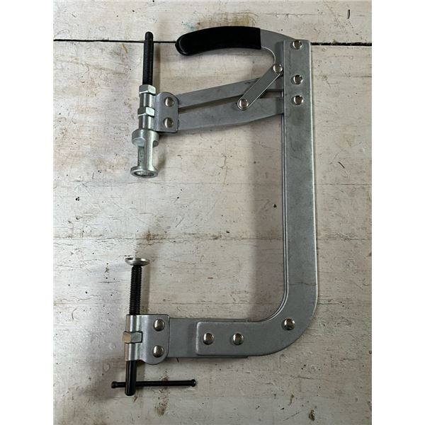 Valve spring compressor