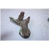Image 4 : Cast Iron bathtub claw feet