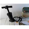 Image 4 : 2 air mattresses and 1 pump