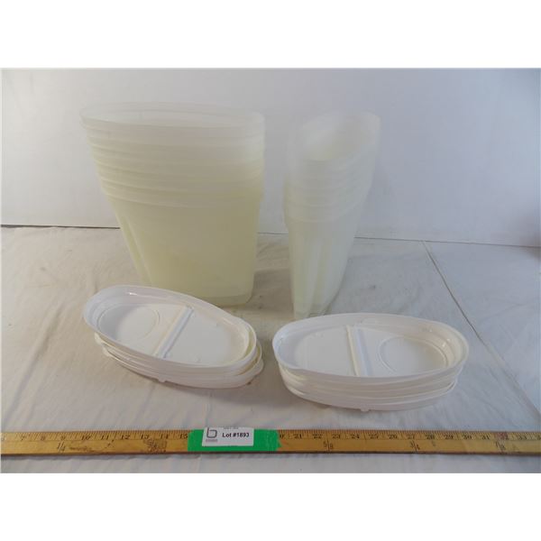 (9) pouring containers with lids