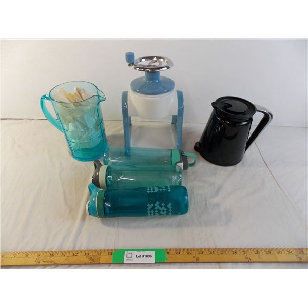 The pampered chef vegetable slicer and water bottles