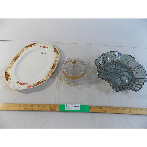 Dunkirk 1930 platter and carnival glass platter