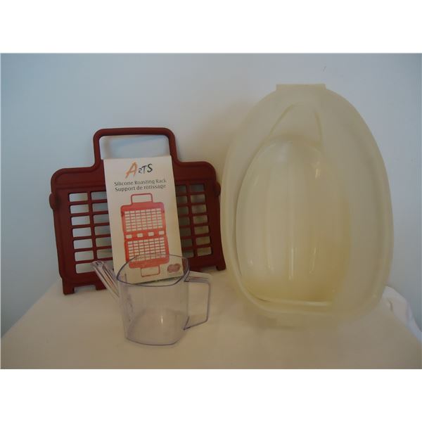 Silicone roasting rack, tupper Ware meat container with rack and lid ...