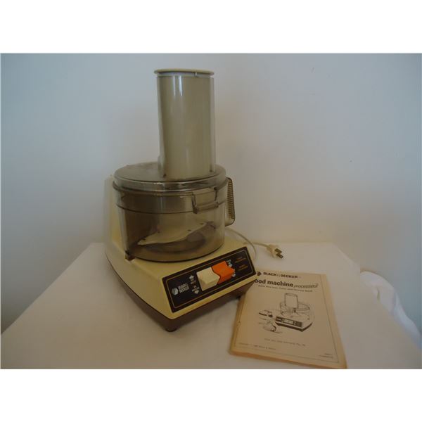 Black and Decker food processor and attachments