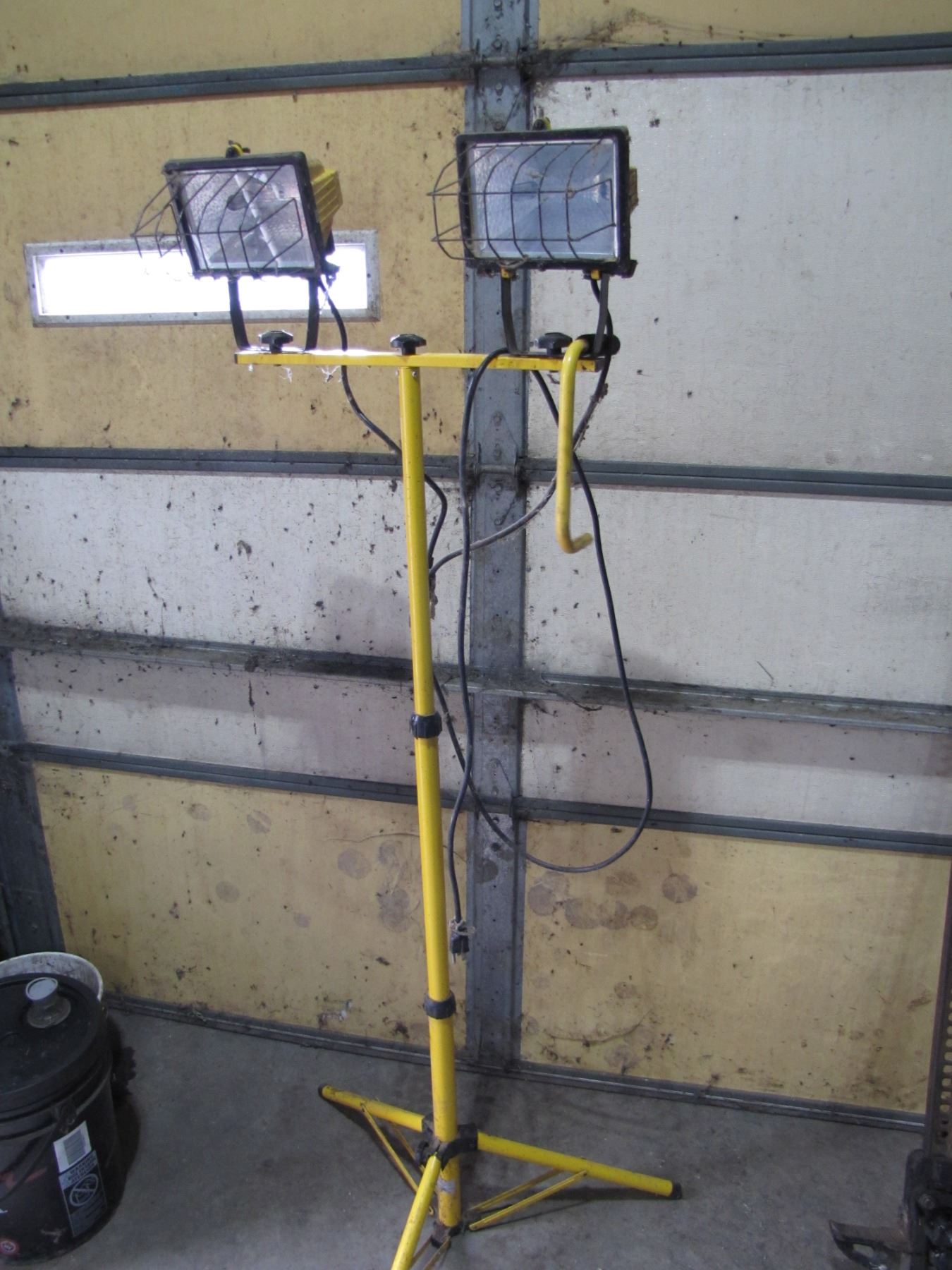 Halogen light stand