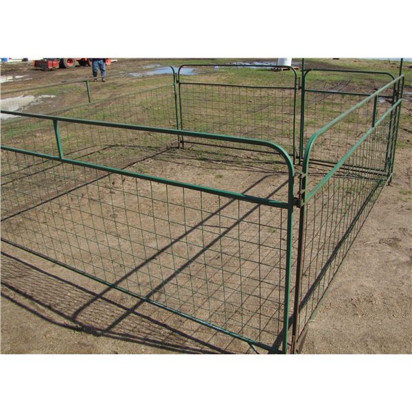8' small animal pen w/ gate