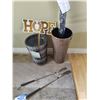 Image 2 : "Welcome" Sign, Umbrella Stand with Umbrella, 2 Shoehorns & Indoor/Outdoor Planter