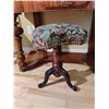 Image 2 : Antique Vanity Table with Upholstered Stool